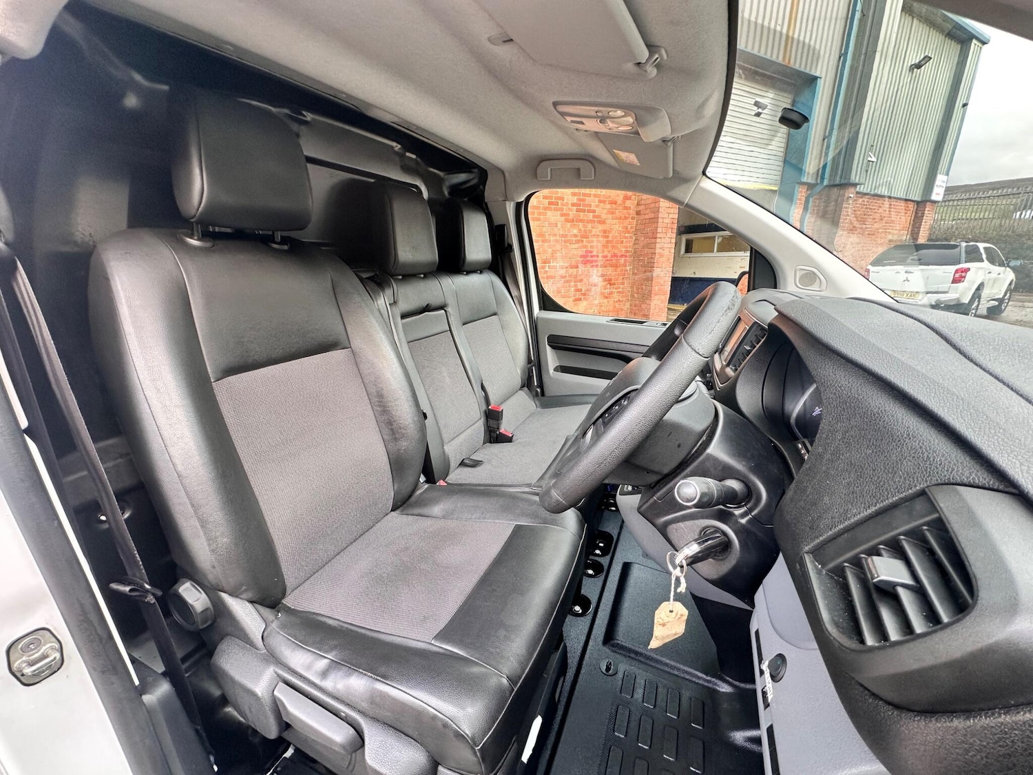 Used Citroen Dispatch 2017 for sale - 76484648: Photo 30