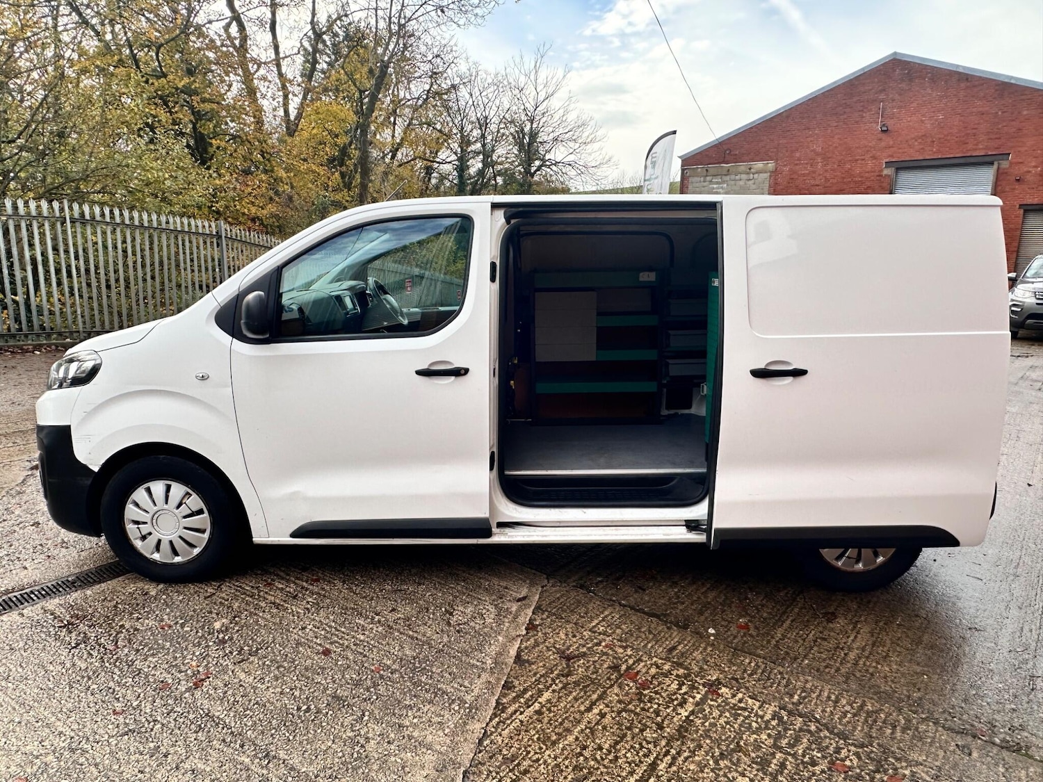 Used Citroen Dispatch 2017 for sale - 76484648: Photo 42