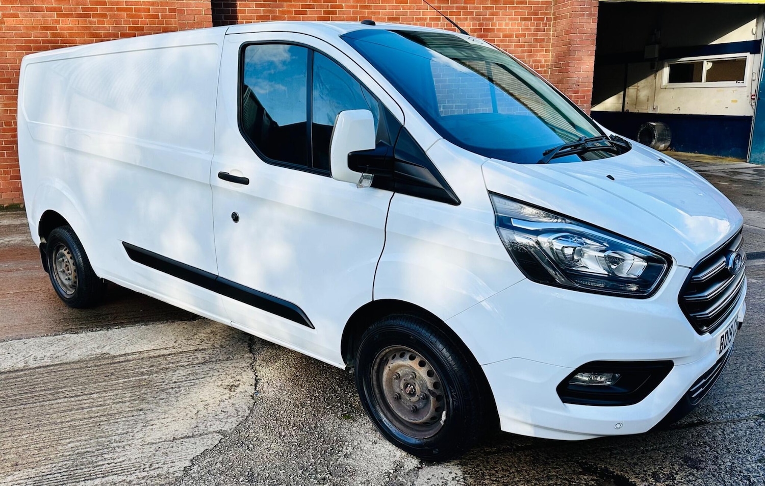 Used Ford Transit Custom 2019 for sale - 76398190: Photo 1