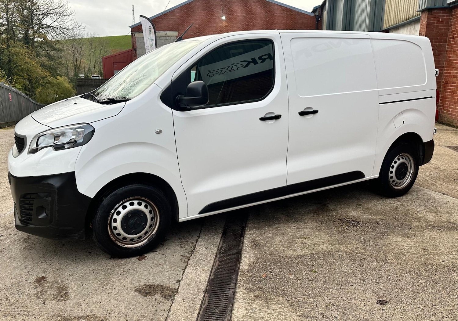 Used Peugeot Expert 2020 for sale - 76388350: Photo 17