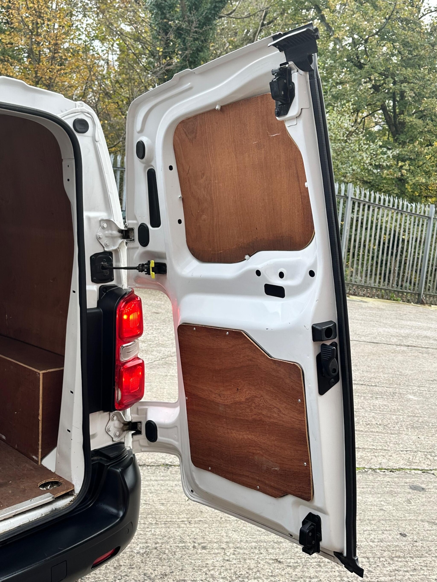 Used Peugeot Expert 2020 for sale - 76388350: Photo 42