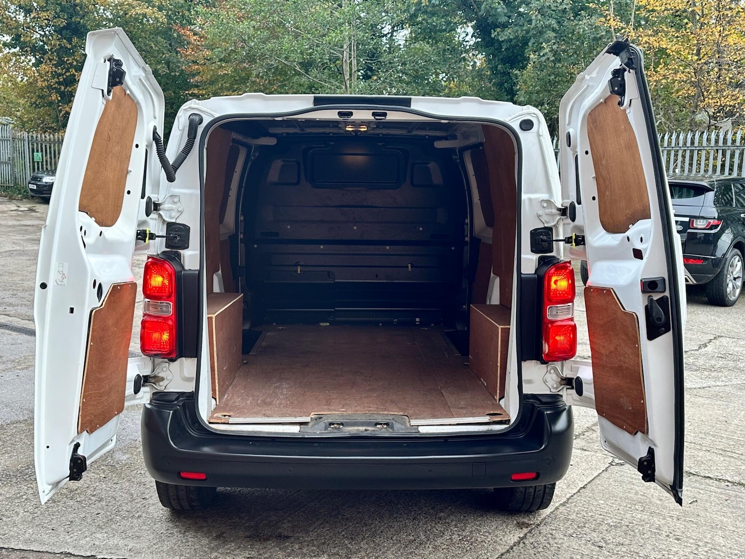 Used Peugeot Expert 2020 for sale - 76388350: Photo 44