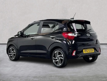 Used Hyundai i10 2023 for sale - 79371908: Photo