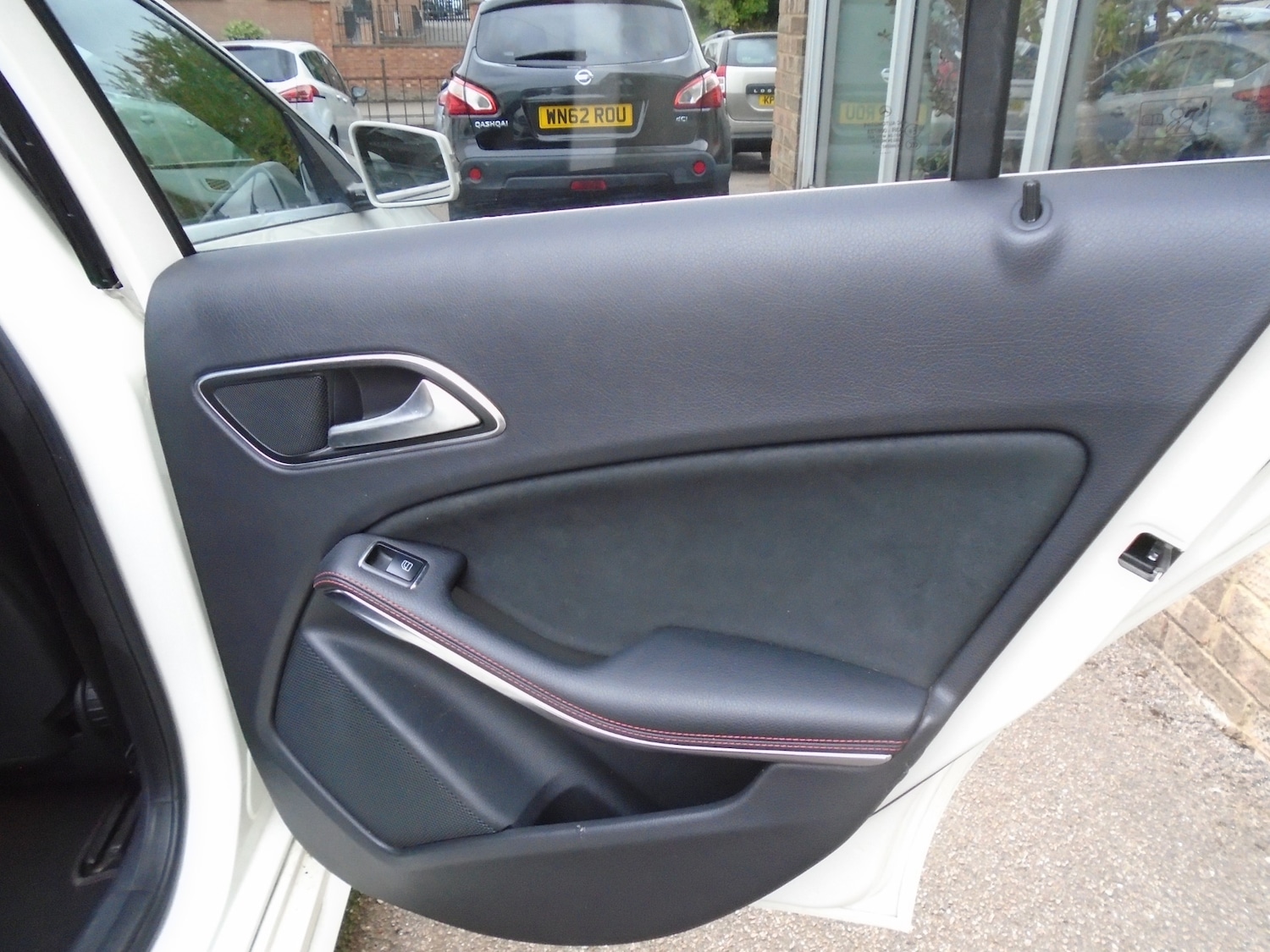 Used Mercedes-Benz A-Class 2014 for sale - 76289684: Photo 12