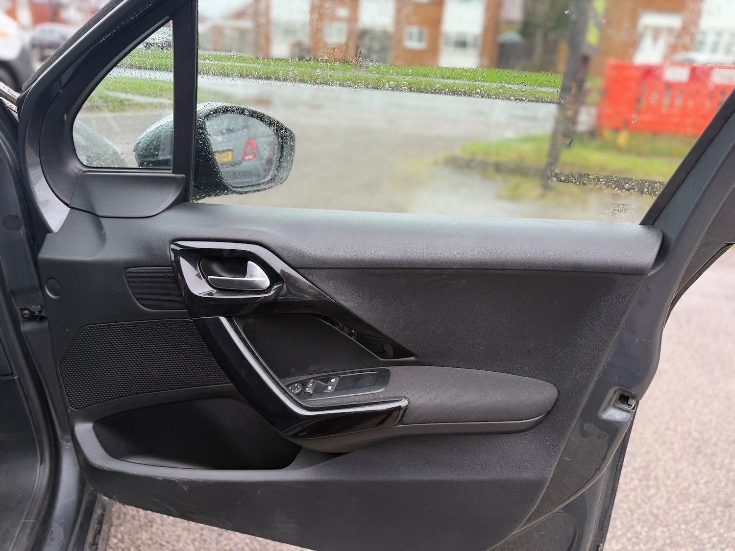 Used Peugeot 208 2016 for sale - 76946306: Photo 10