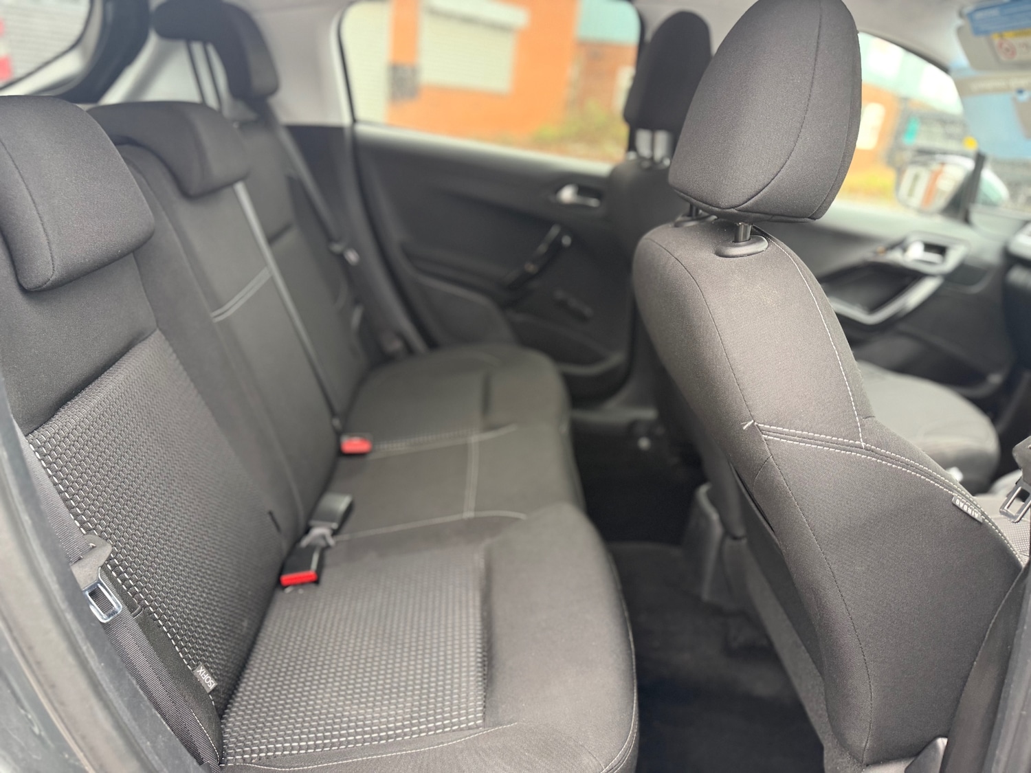 Used Peugeot 208 2016 for sale - 76946306: Photo 17