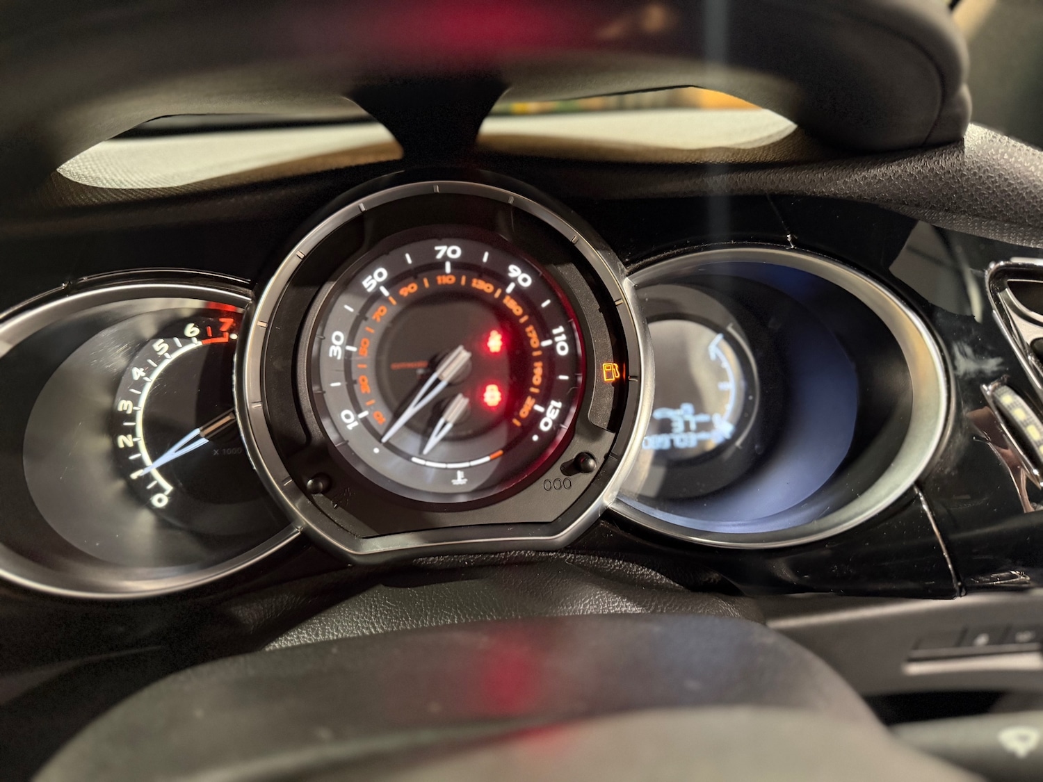 Used Citroen DS3 2015 for sale - 76982707: Photo 14