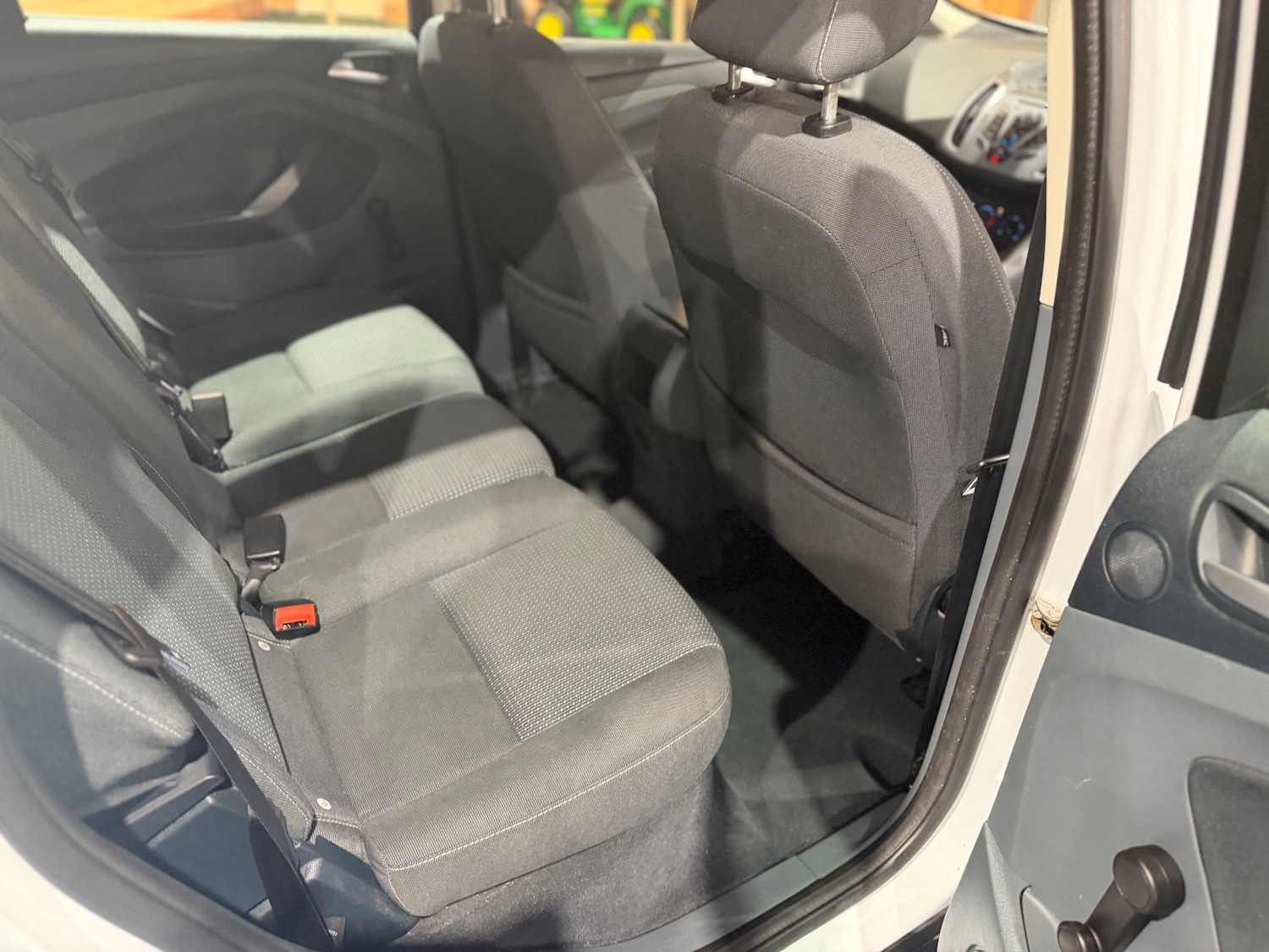 Used Ford C-Max 2015 for sale - 76971169: Photo 17