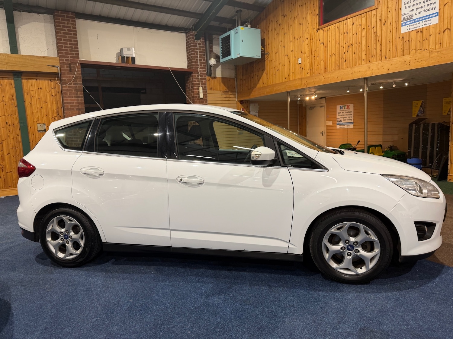 Used Ford C-Max 2015 for sale - 76971169: Photo 6