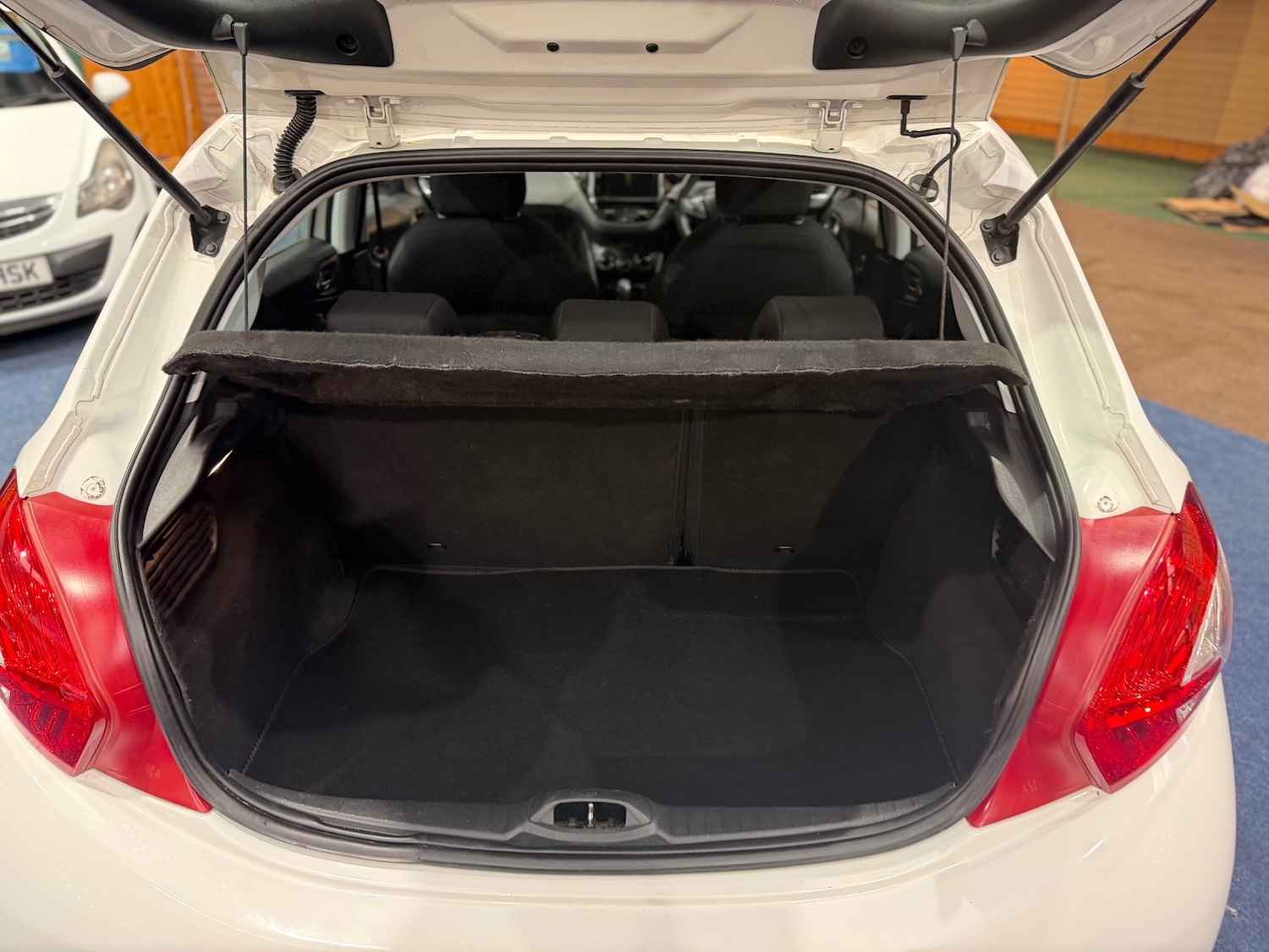 Used Peugeot 208 2015 for sale - 77833597: Photo 10