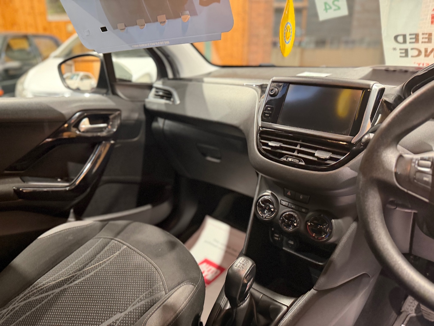 Used Peugeot 208 2015 for sale - 77833597: Photo 11