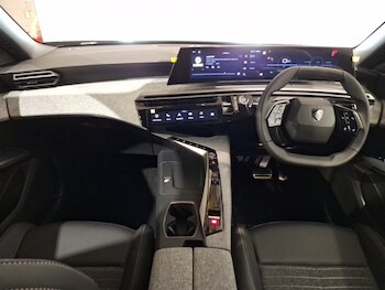 Used Peugeot 3008 2025 for sale - 76187942: Photo