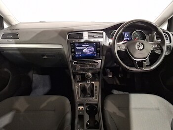 Used Volkswagen Golf 2018 for sale - 77678520: Photo