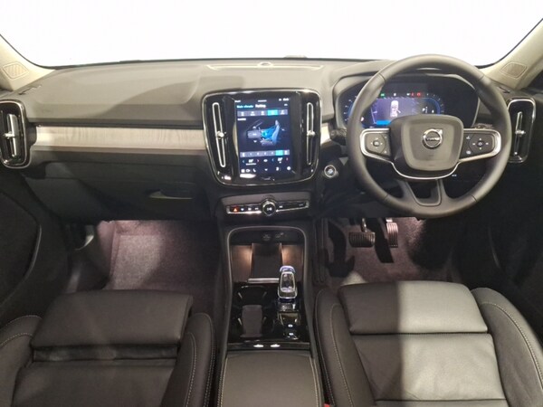 Used Volvo XC40 2024 for sale - 76335521: Photo 2