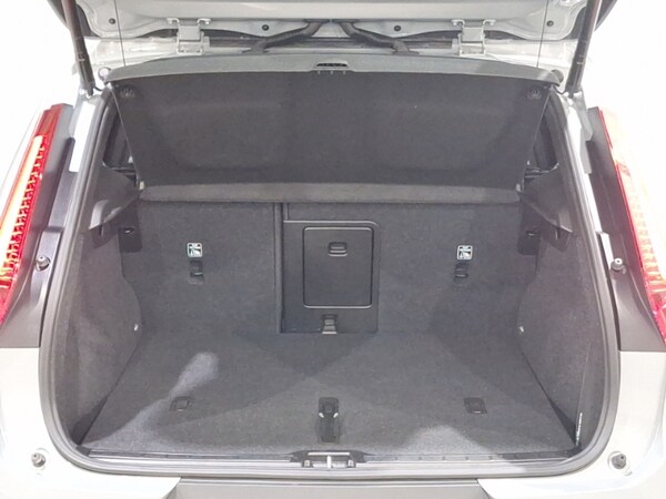 Used Volvo XC40 2024 for sale - 76335521: Photo 8