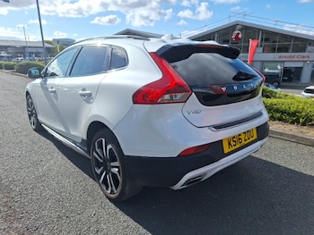 Used Volvo V40 2016 for sale - 79610579: Photo