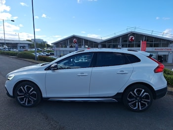 Used Volvo V40 2016 for sale - 79610579: Photo