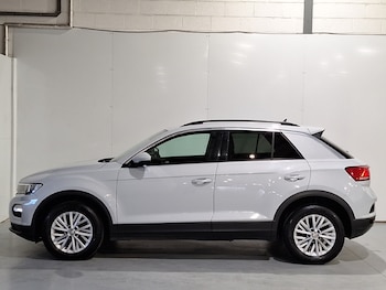Used Volkswagen T-Roc 2018 for sale - 76556494: Photo