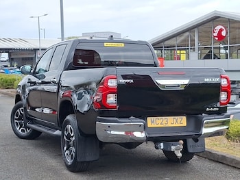 Used Toyota Hilux 2023 for sale - 75353682: Photo