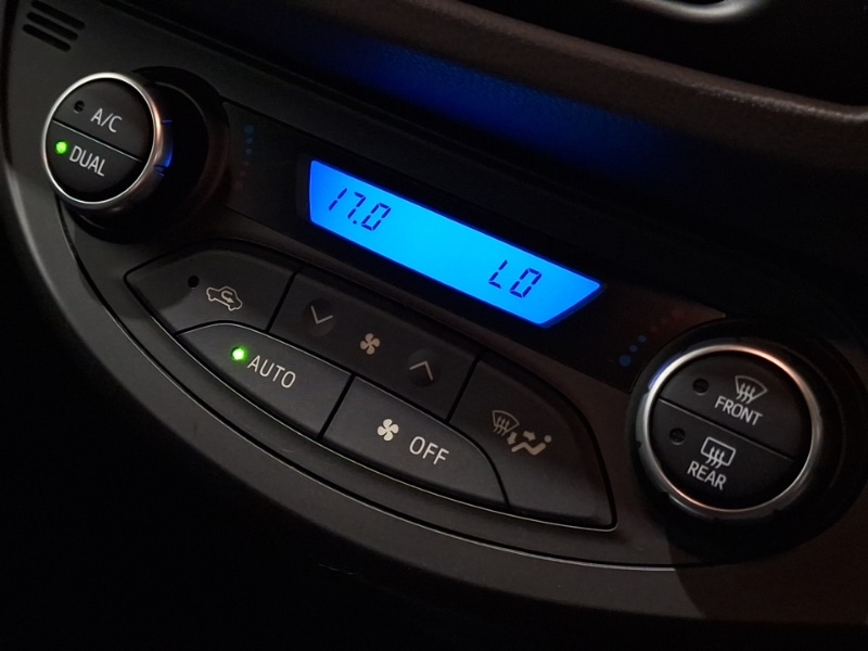 Used Toyota Yaris 2018 for sale - 77623044: Photo 14