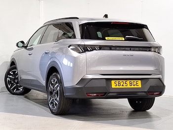 Used Peugeot 5008 2025 for sale - 76246408: Photo 3