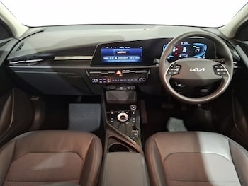 Used Kia Niro 2023 for sale - 76289560: Photo 2