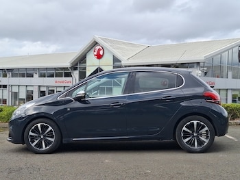 Used Peugeot 208 2018 for sale - 79492818: Photo