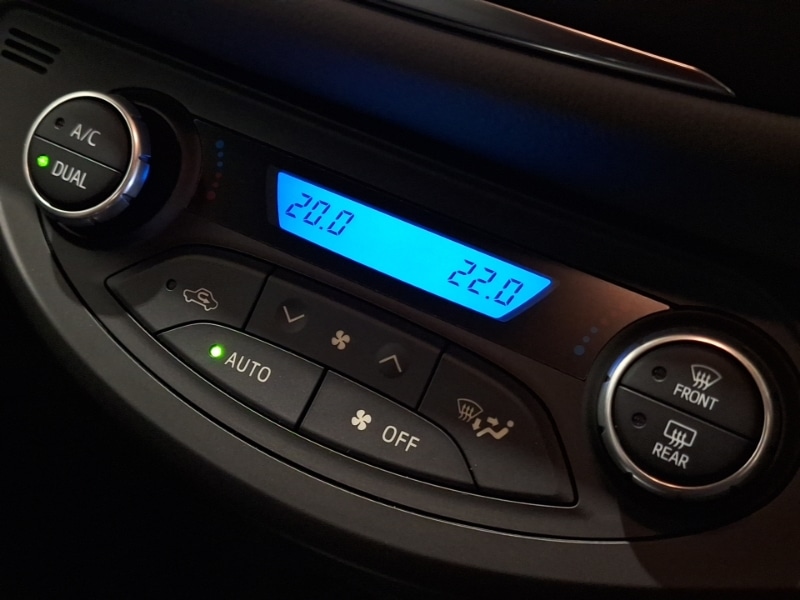 Used Toyota Yaris 2018 for sale - 77694810: Photo 16