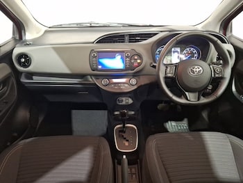 Used Toyota Yaris 2018 for sale - 77694810: Photo