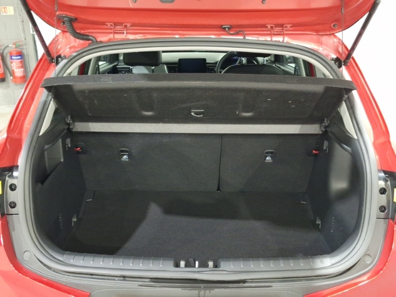 Used Kia Stonic 2023 for sale - 76925117: Photo 8