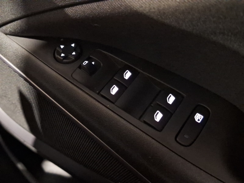 Used Vauxhall Crossland 2021 for sale - 76289558: Photo 17