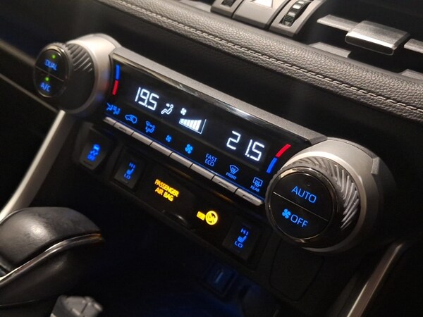 Used Toyota RAV4 2022 for sale - 76062964: Photo 15
