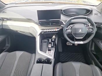 Used Peugeot 5008 2023 for sale - 79505804: Photo
