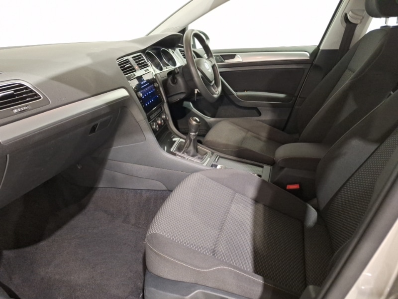 Used Volkswagen Golf 2019 for sale - 77635911: Photo 5