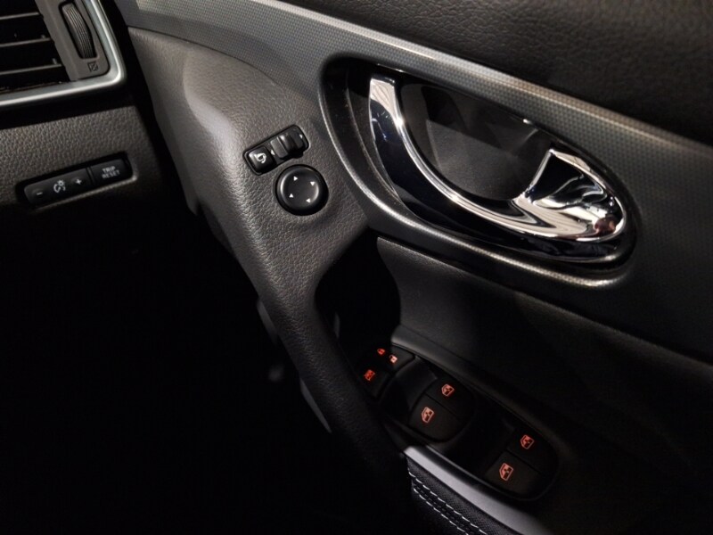 Used Nissan Qashqai 2017 for sale - 77832456: Photo 18