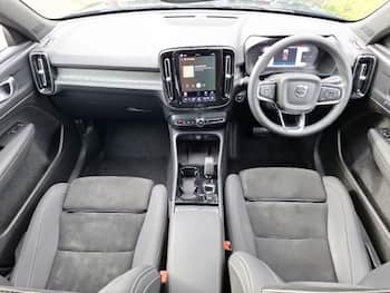 Used Volvo XC40 2025 for sale - 79654352: Photo