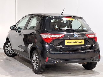 Used Toyota Yaris 2018 for sale - 77536787: Photo