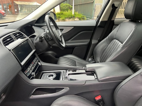 Used Jaguar F-Pace 2019 for sale - 76256237: Photo 17