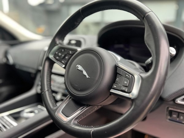 Used Jaguar F-Pace 2019 for sale - 76256237: Photo 29