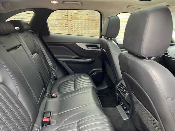 Used Jaguar F-Pace 2019 for sale - 76256237: Photo 32