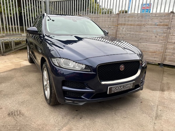 Used Jaguar F-Pace 2019 for sale - 76256237: Photo 4