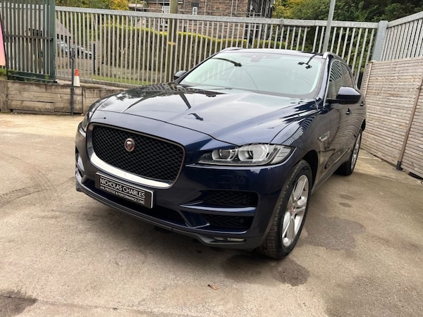 Used Jaguar F-Pace 2019 for sale - 76256237: Photo 9