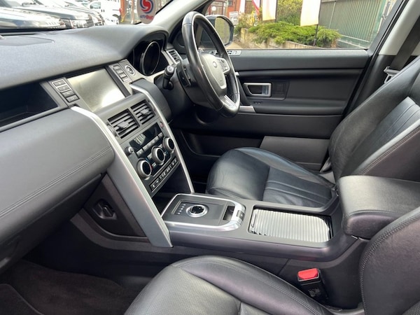 Used Land Rover Discovery Sport 2017 for sale - 76322977: Photo 28