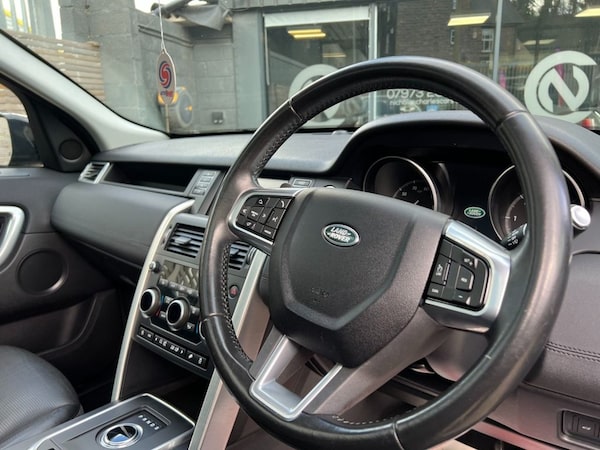 Used Land Rover Discovery Sport 2017 for sale - 76322977: Photo 34