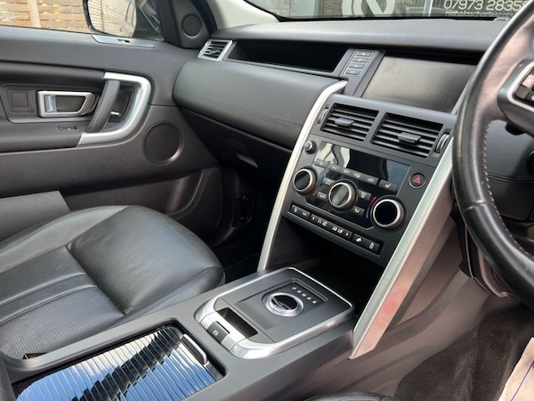 Used Land Rover Discovery Sport 2017 for sale - 76322977: Photo 35