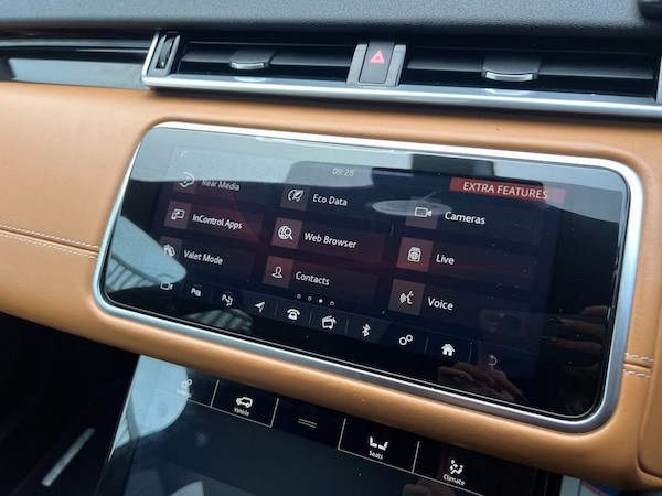 Used Land Rover Range Rover Velar 2017 for sale - 76236197: Photo 38