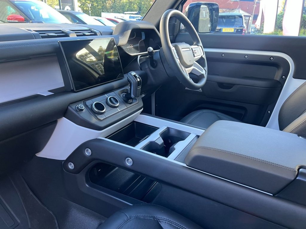 Used Land Rover Defender 2025 for sale - 76368186: Photo 15