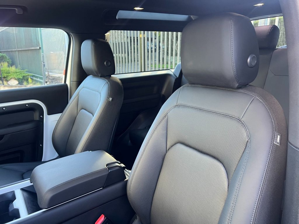 Used Land Rover Defender 2025 for sale - 76368186: Photo 17