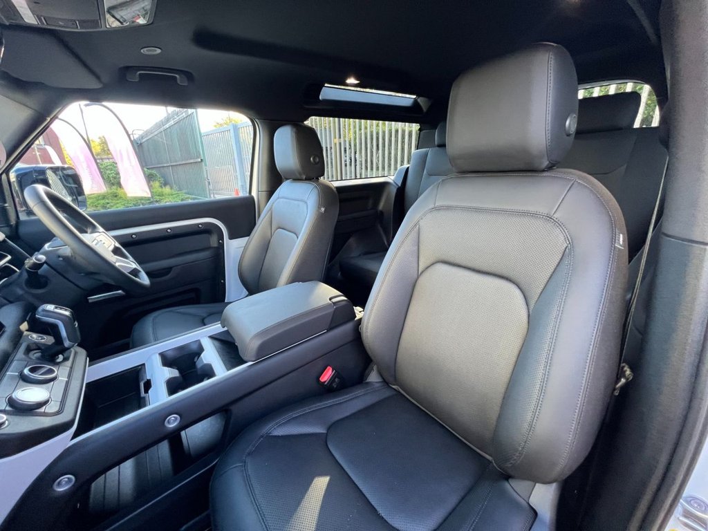 Used Land Rover Defender 2025 for sale - 76368186: Photo 18