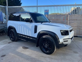 Land Rover - Defender